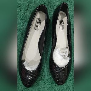 524. Cliffs by White Mountain Petto black flats